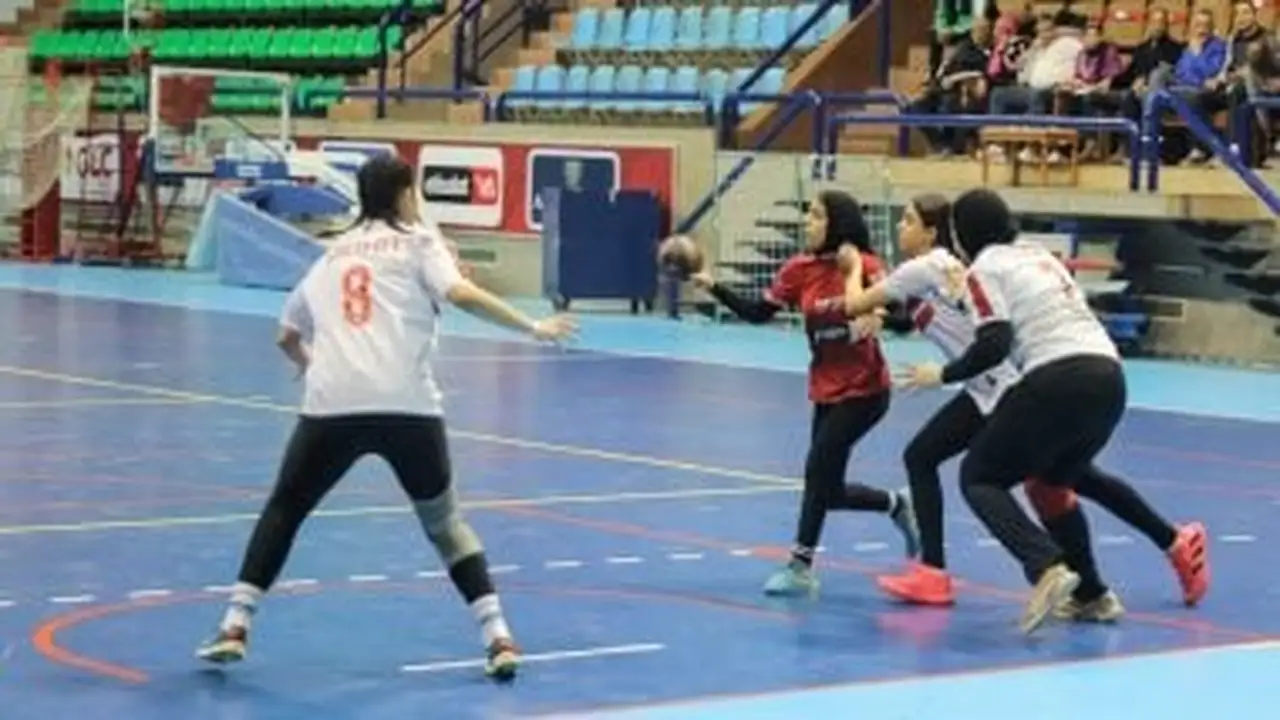 الأهلي يقصي سبورتنج ويحجز مقعده في نهائي كأس مصر لكرة اليد للسيدات